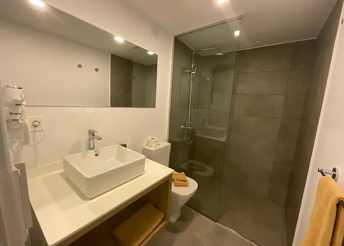 Отель Kikere 3*